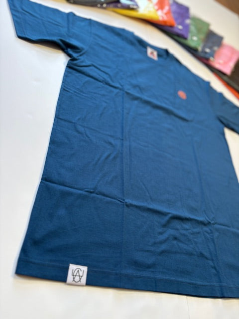 T-Shirt: Blue/Orange Logo Print