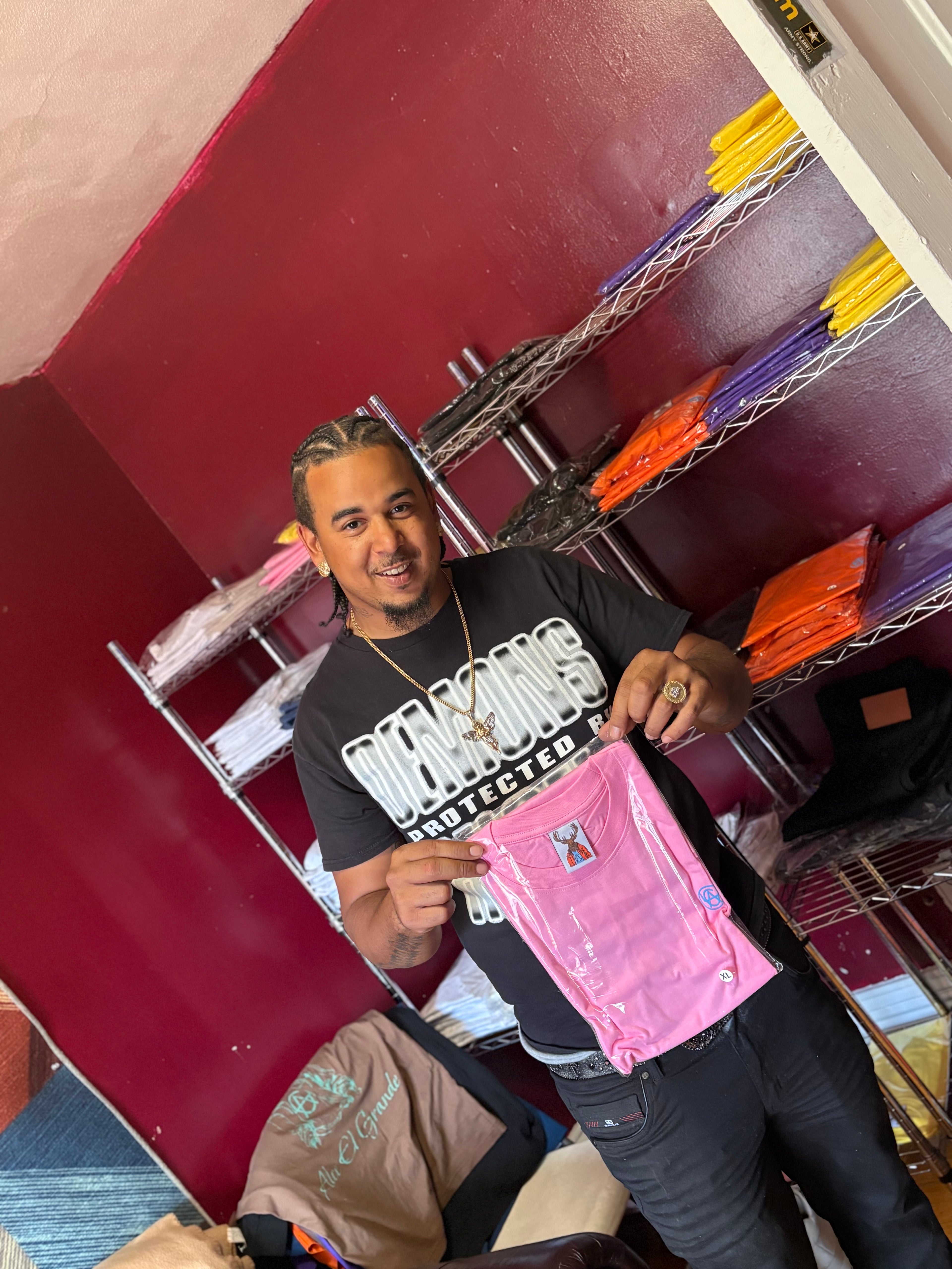 T-Shirt: Pink/SkyBlue Logo Print
