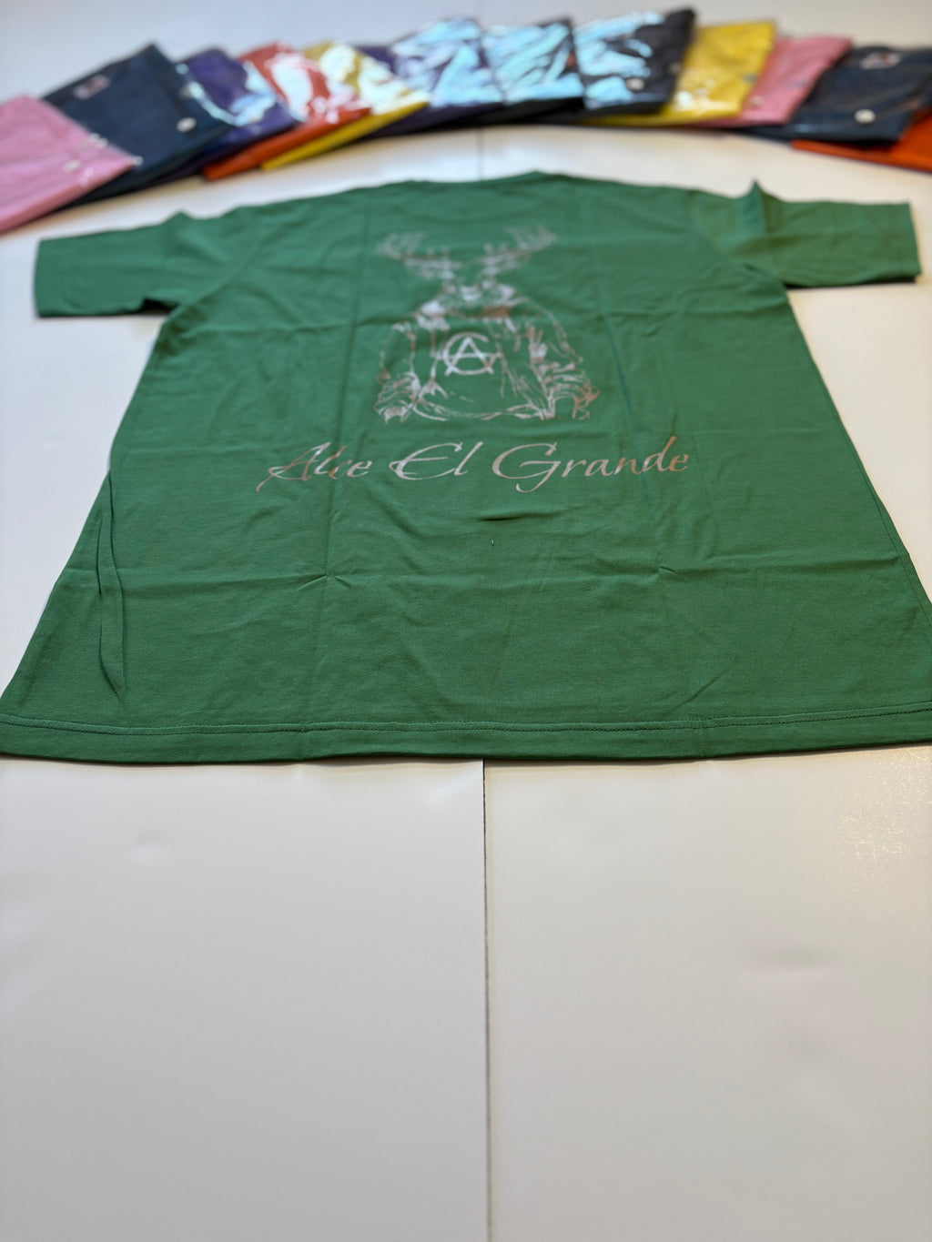 T-Shirt: Green/Brown Logo Print