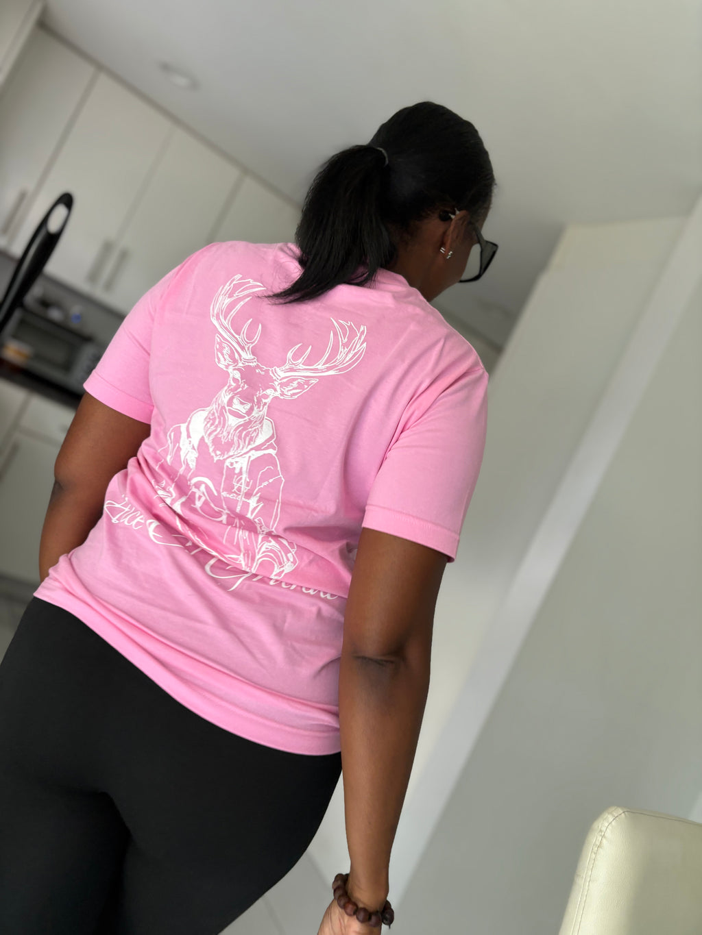 T-Shirt: Pink/White Logo Print