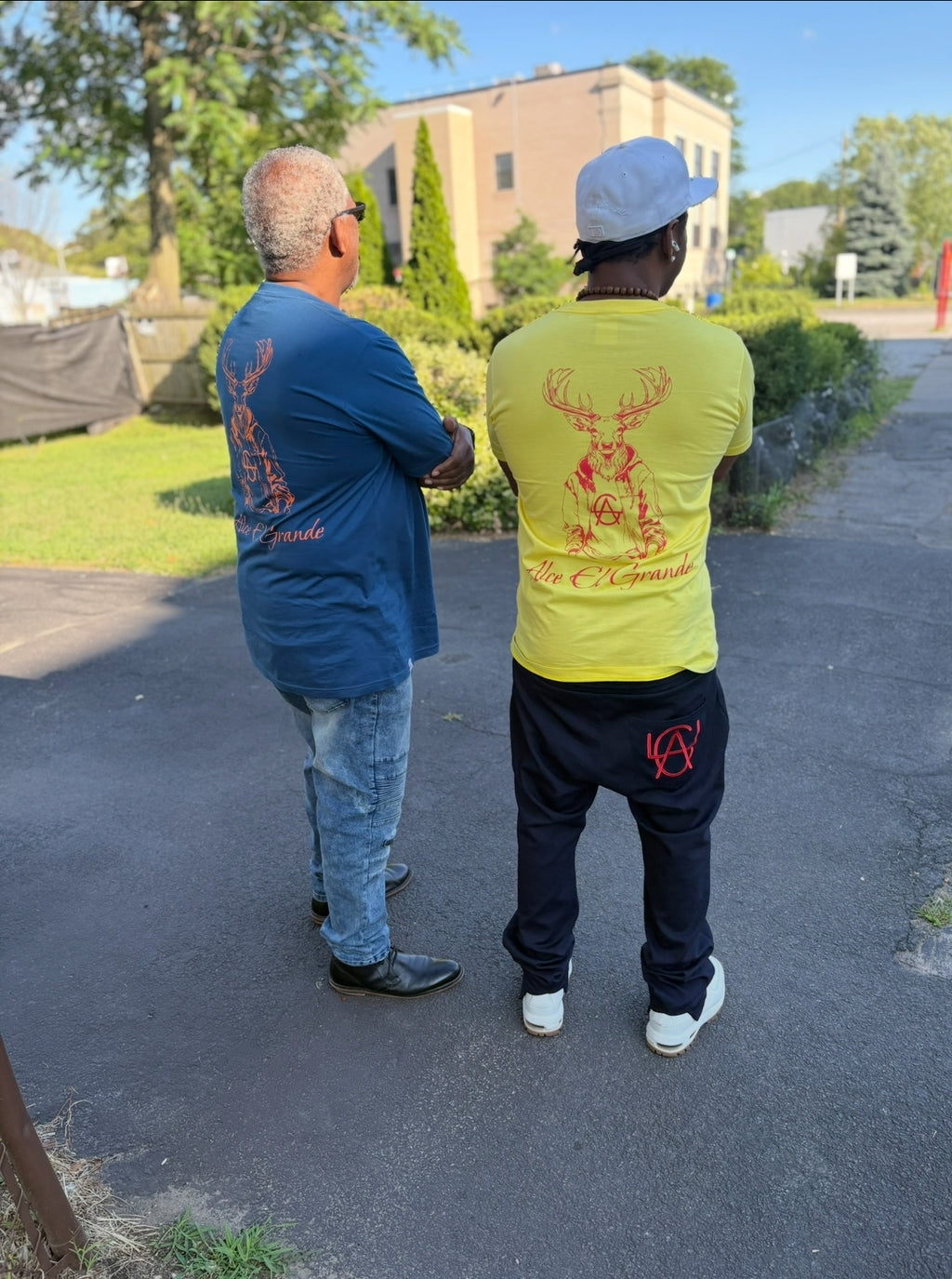 T-Shirt: Yellow/Red Logo Print